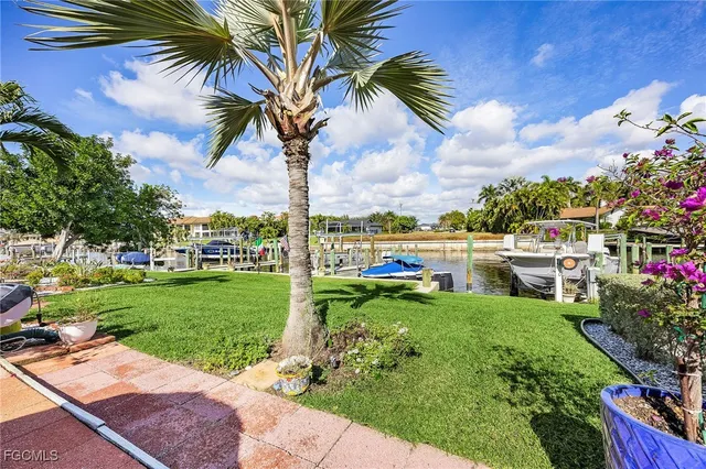 $299,999 | 1715 Southeast 46th Lane, Unit 2, Cape Coral, FL 33904