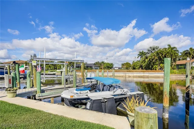 $299,999 | 1715 Southeast 46th Lane, Unit 2, Cape Coral, FL 33904