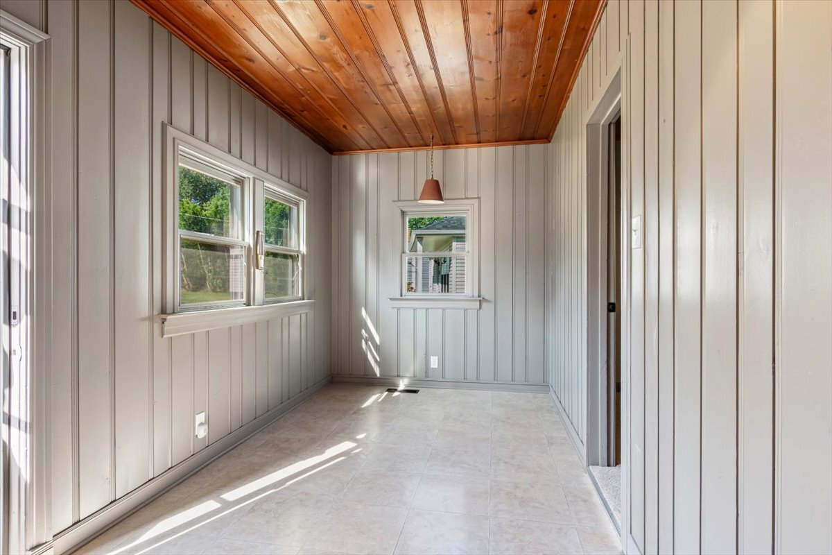 2016 Grove Lane Cary, IL 60013 - Photo 8 of 18 a view of an entryway with a livingroom