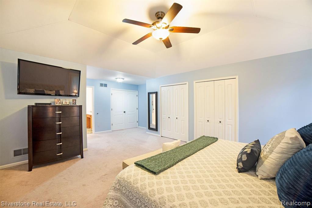 798 Grovecrest Rochester Hills, MI 48307 - Photo 31 of 49