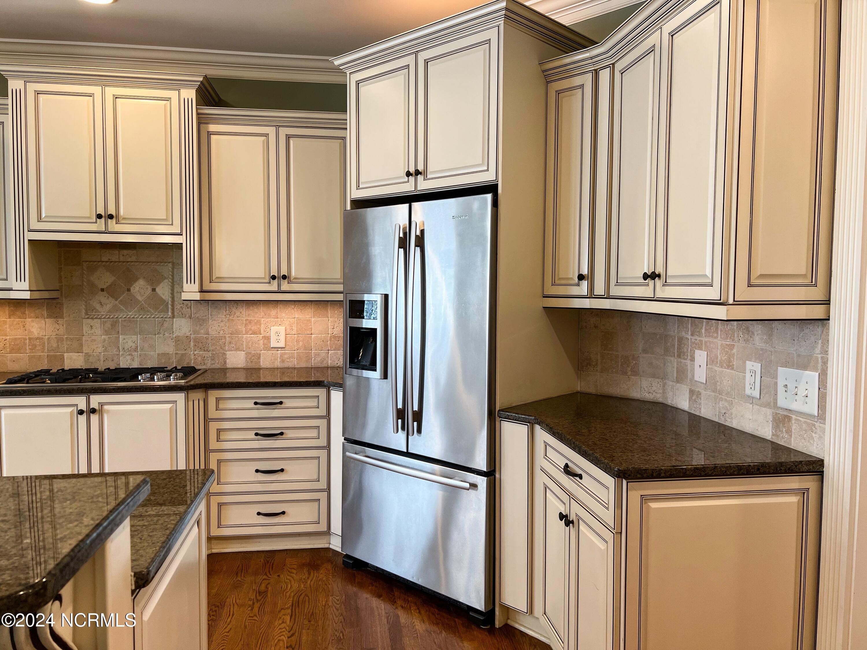 1431 Devon Drive Grimesland, NC 27837 - Photo 29 of 58 Kitchen