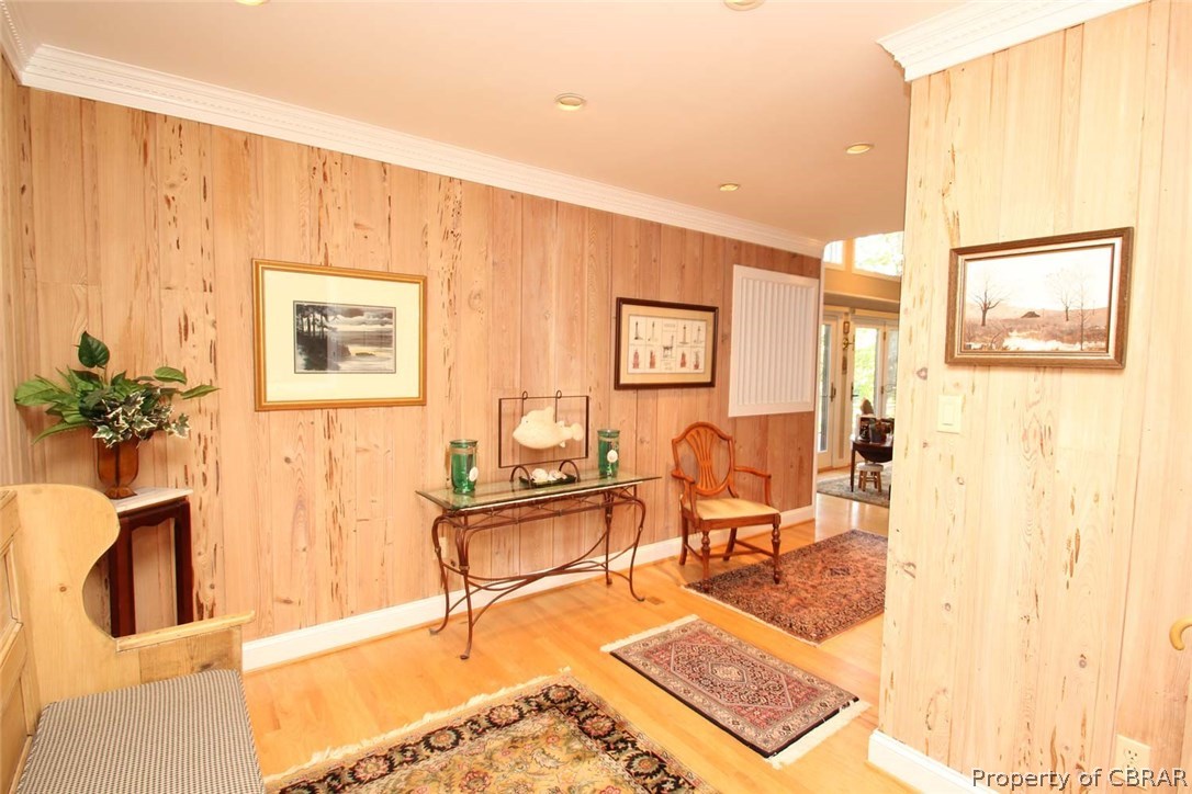 508 Rio Vista Weems, VA 22576 - Photo 16 of 50 Large foyer