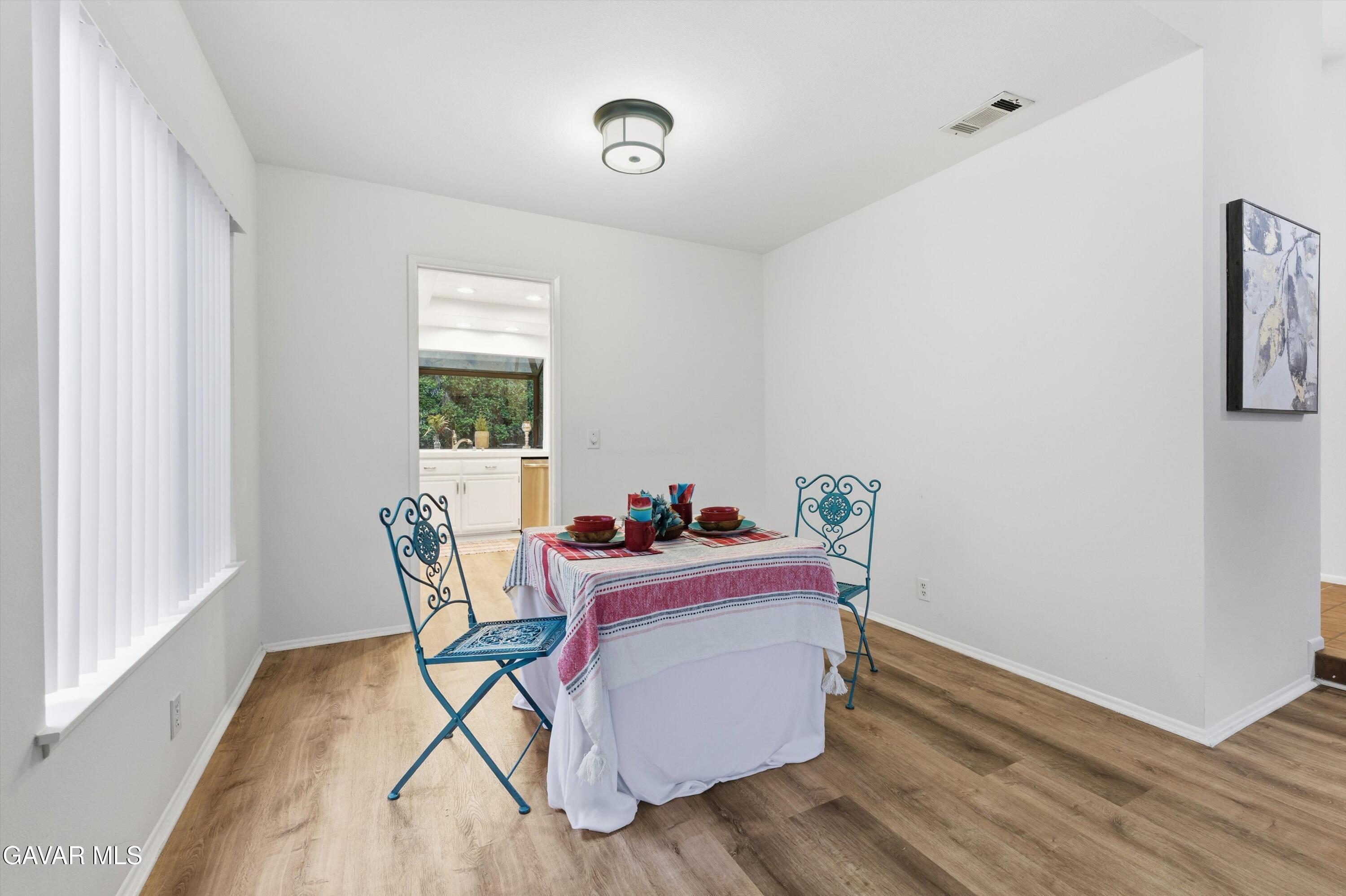 13611 Bear Valley Road Moorpark, CA 93021 - Photo 14 of 21 06-JYP02835