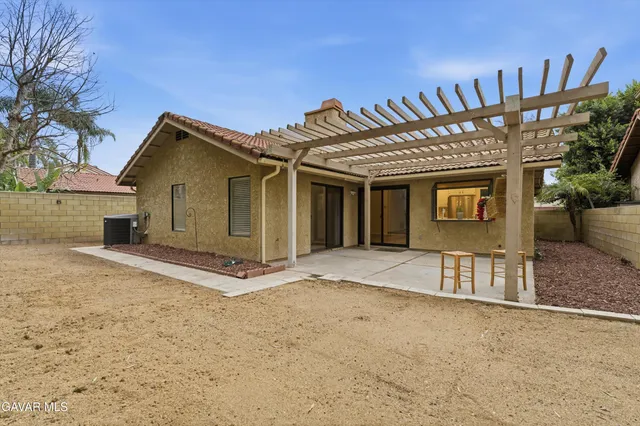 $845,000 | 13611 Bear Valley Road, Moorpark, CA 93021