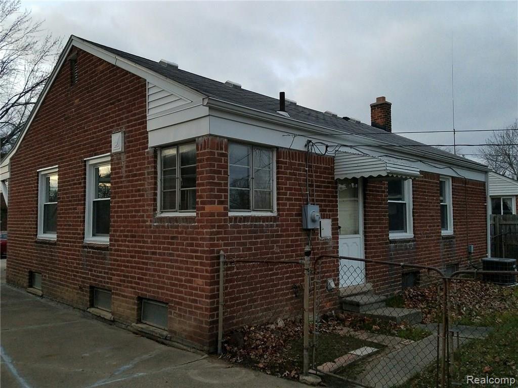 465 Biltmore Street Inkster, MI 48141 - Photo 2 of 7 20161205_171440_resized.jpg