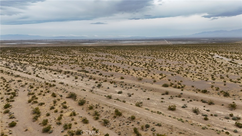 725 Desert Flower Road Adelanto, CA 92301 - Photo 8 of 11