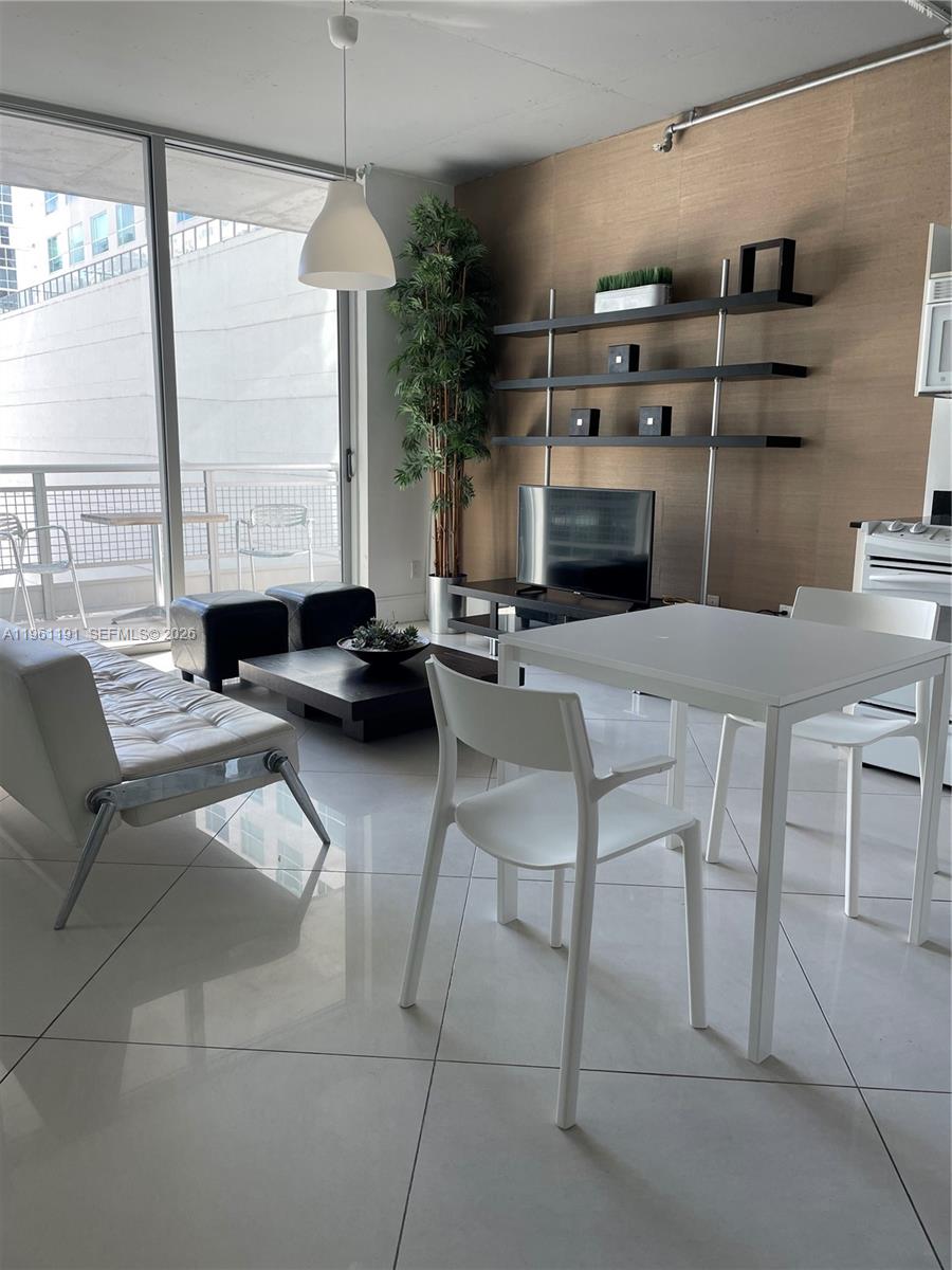 690 Southwest 1st Court, Unit 1021 Miami, FL 33130 - Photo 2 of 23