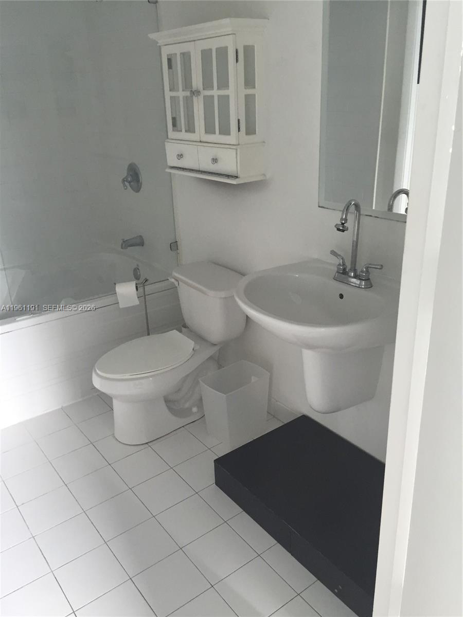 690 Southwest 1st Court, Unit 1021 Miami, FL 33130 - Photo 10 of 23