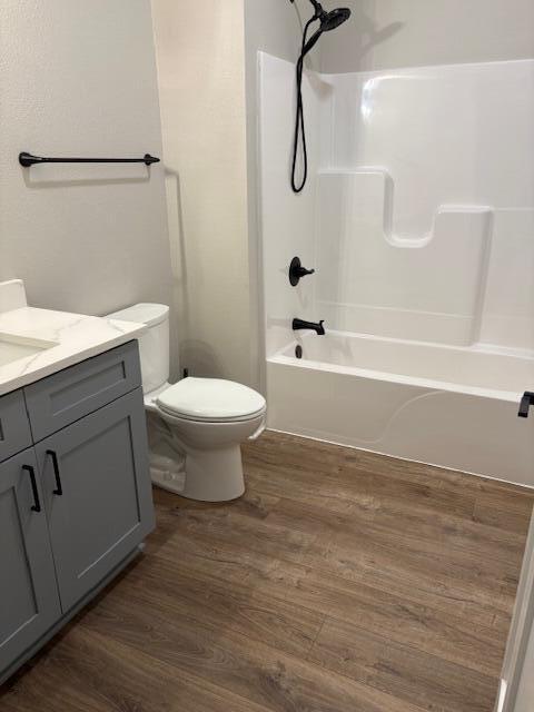 304 Riverside Court Theresa, WI 53091 - Photo 15 of 21 2nd full bath, shower over tub