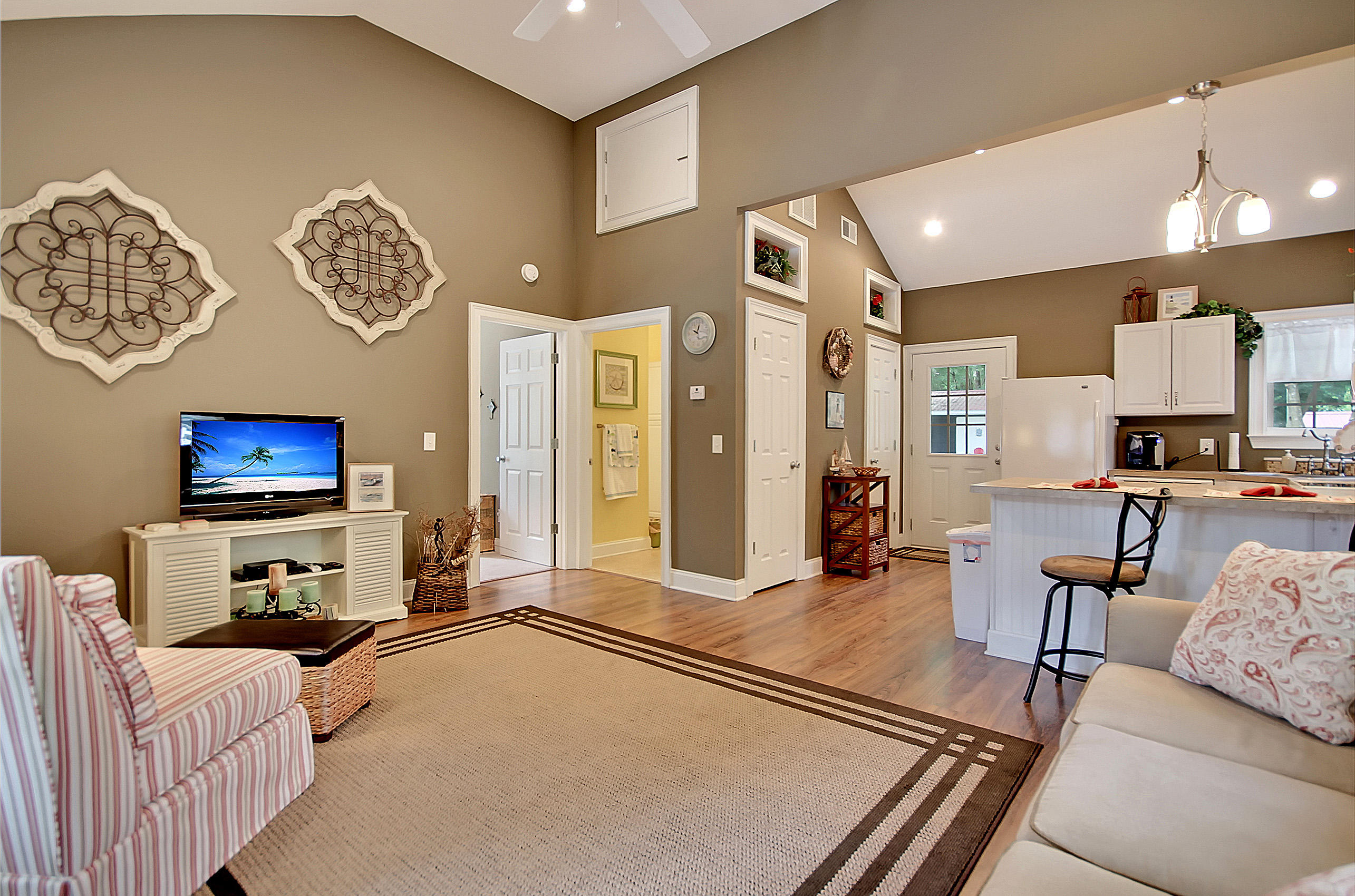 5207 County Line Road Ravenel, SC 29470 - Photo 33 of 43 Living Room