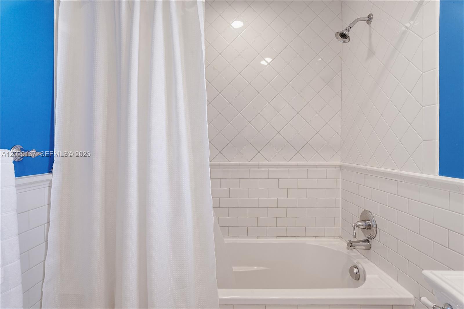 11480 Southwest 96th Terrace Miami, FL 33176 - Photo 24 of 54 a bathroom with a bathtub