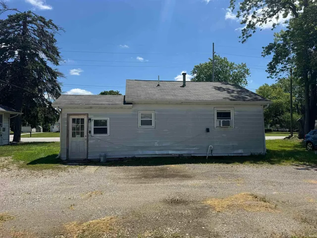 $225,000 | 65101 Highway 931, Lakeville, IN 46536