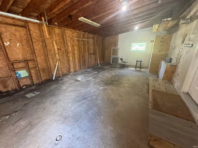 $225,000 | 65101 Highway 931, Lakeville, IN 46536