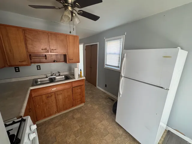 $225,000 | 65101 Highway 931, Lakeville, IN 46536