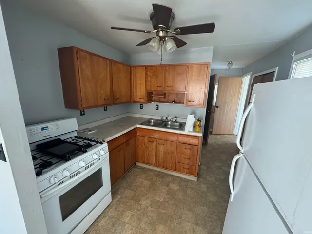 $225,000 | 65101 Highway 931, Lakeville, IN 46536