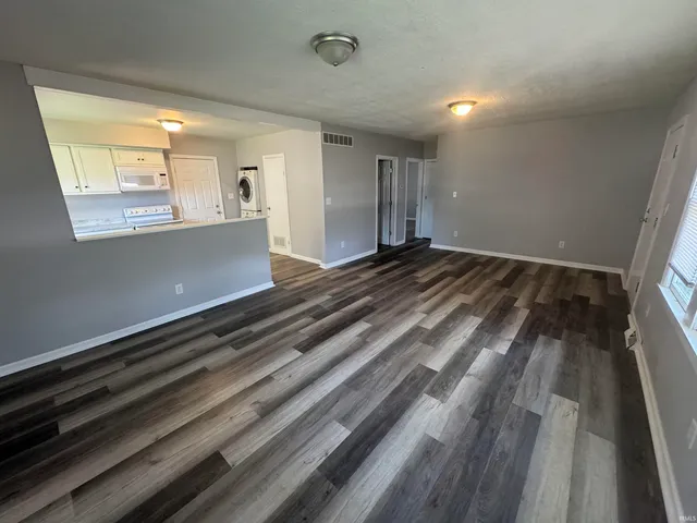 $225,000 | 65101 Highway 931, Lakeville, IN 46536