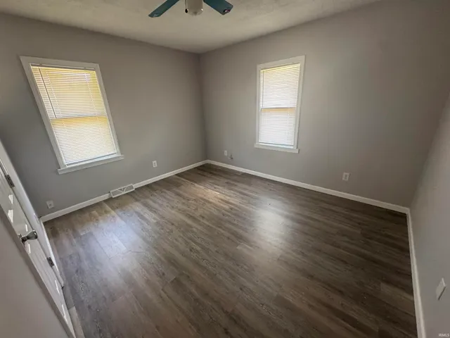 $225,000 | 65101 Highway 931, Lakeville, IN 46536