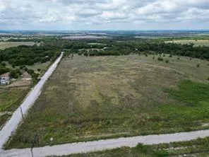 a view of a pathway both side of river and yard