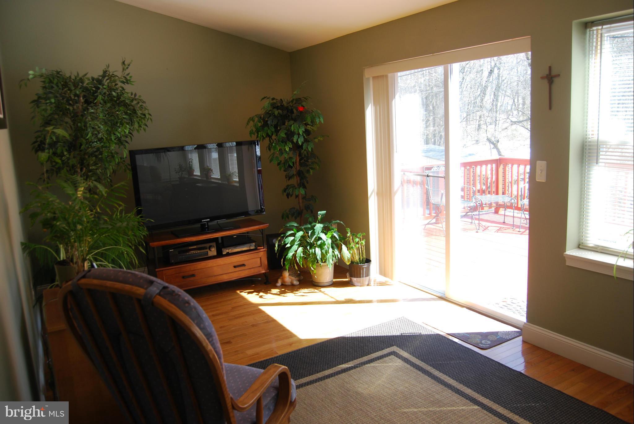 8127 Woodhaven Road Baltimore, MD 21237 - Photo 13 of 29 Sunroom