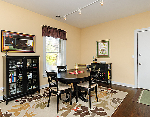 1951 West Byron Street, Unit 2W Chicago, IL 60613 - Photo 7 of 15