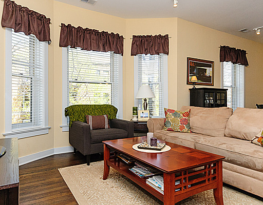 1951 West Byron Street, Unit 2W Chicago, IL 60613 - Photo 8 of 15