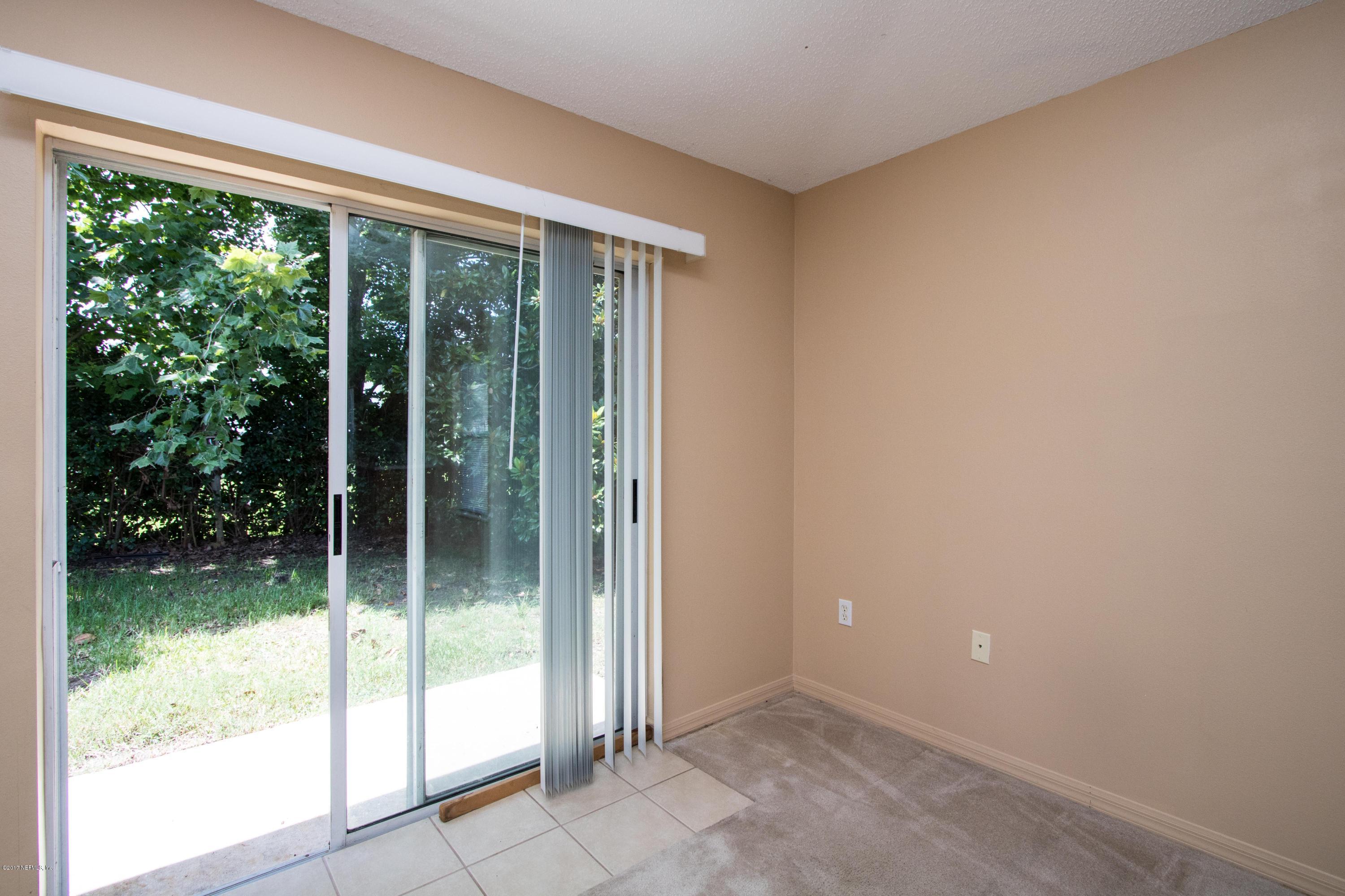 2999 Valkyrie Road Middleburg, FL 32068 - Photo 26 of 32 Sliding Doors to Back Yard