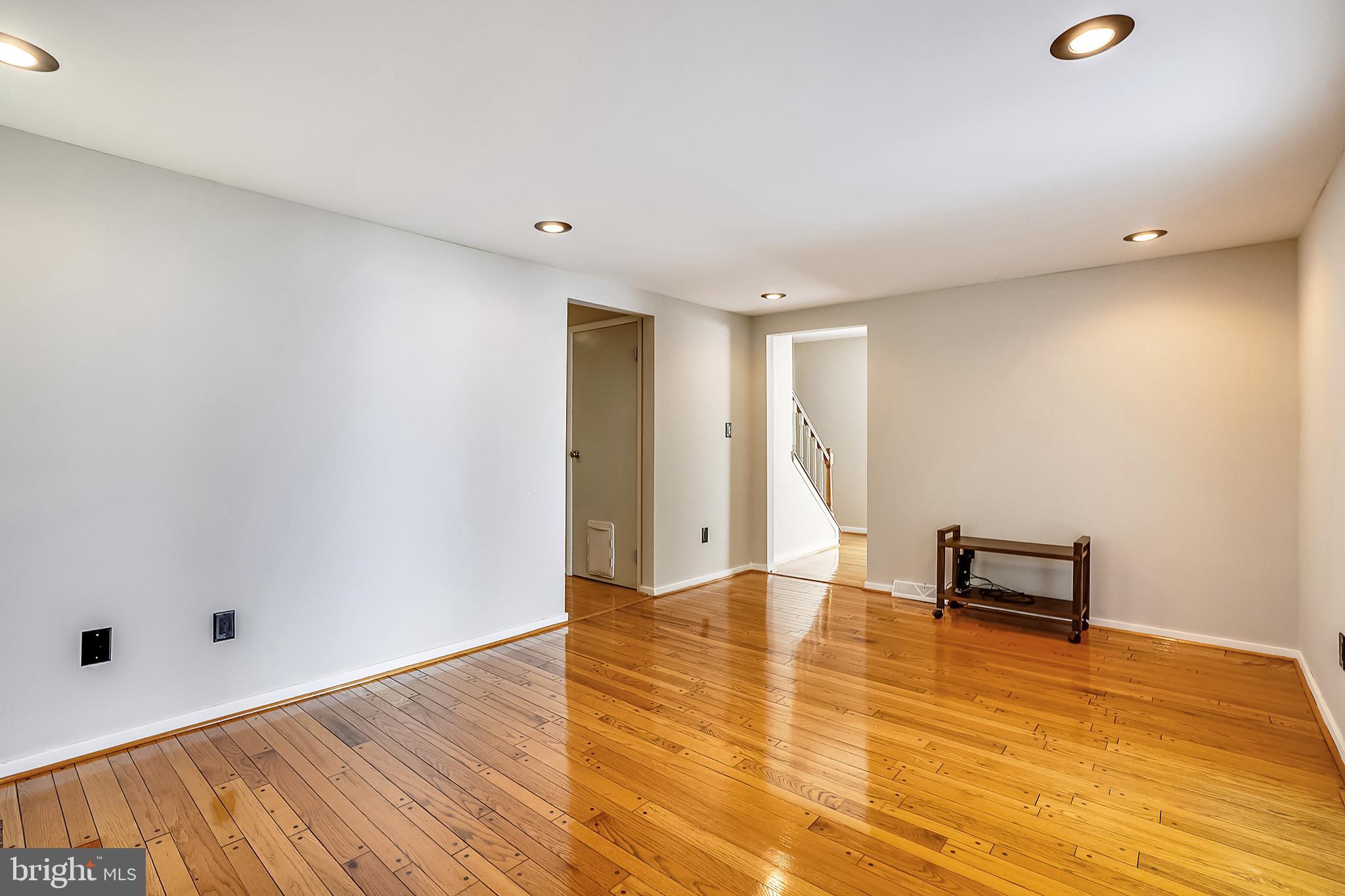 9537 Pamplona Road Columbia, MD 21045 - Photo 18 of 28 Gallery Image 18