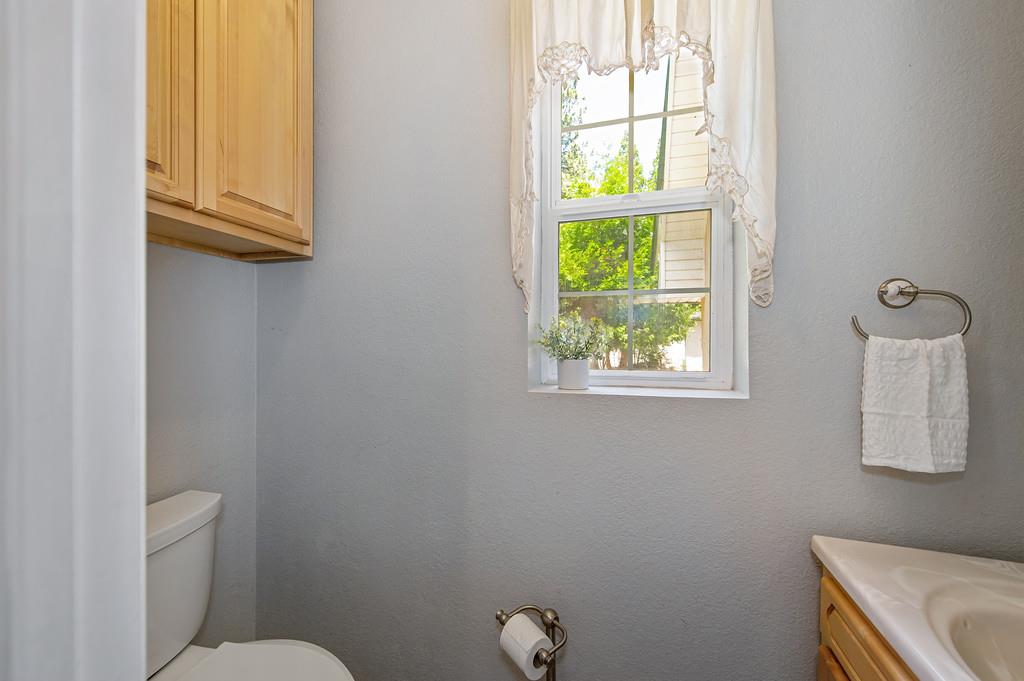 36000 Culberson Road Alta, CA 95701 - Photo 28 of 96 Laundry room 1/2 bath.