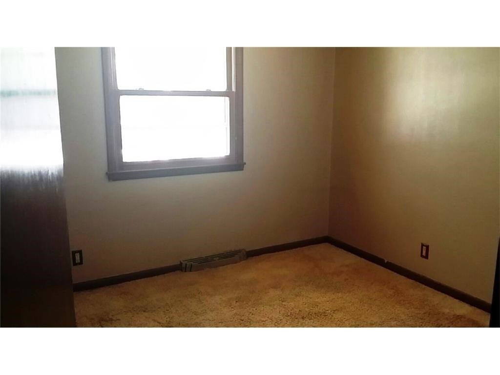 3533 Redbud Road Northeast Cedar Rapids, IA 52402 - Photo 8 of 12 Gallery Image 8
