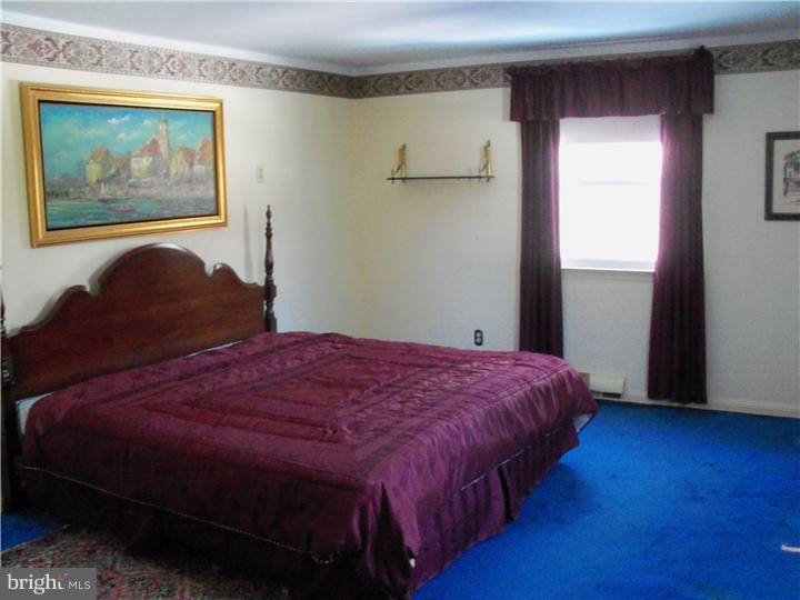 2756 South Kent Road Broomall, PA 19008 - Photo 16 of 19 Gallery Image 16