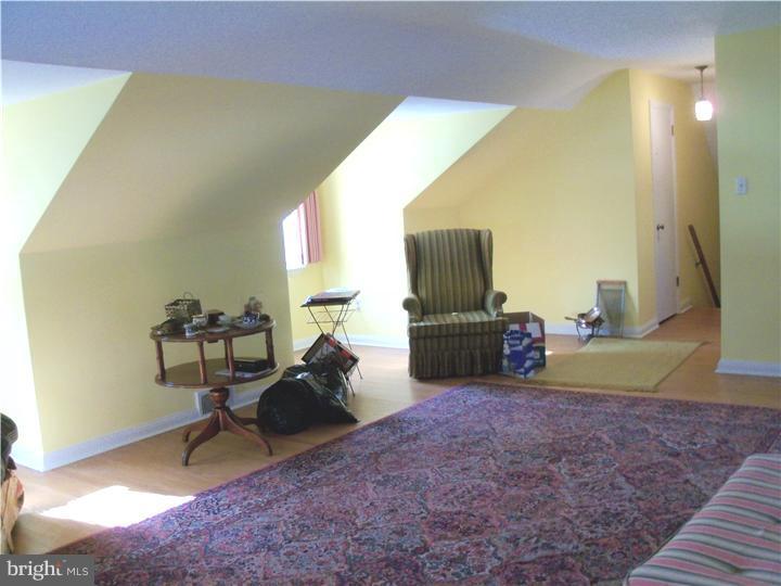2756 South Kent Road Broomall, PA 19008 - Photo 17 of 19 Gallery Image 17