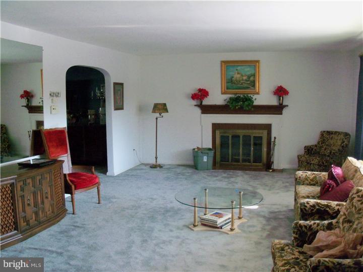 2756 South Kent Road Broomall, PA 19008 - Photo 8 of 19 Gallery Image 8