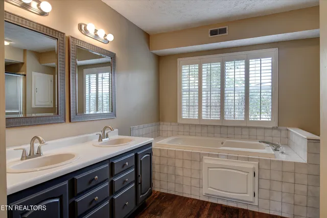 $399,990 | 2014 Cochran Place, Maryville, TN 37803