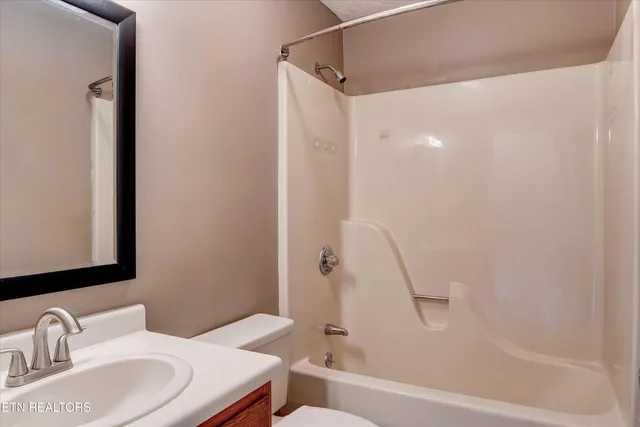 $399,990 | 2014 Cochran Place, Maryville, TN 37803