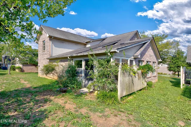 $399,990 | 2014 Cochran Place, Maryville, TN 37803