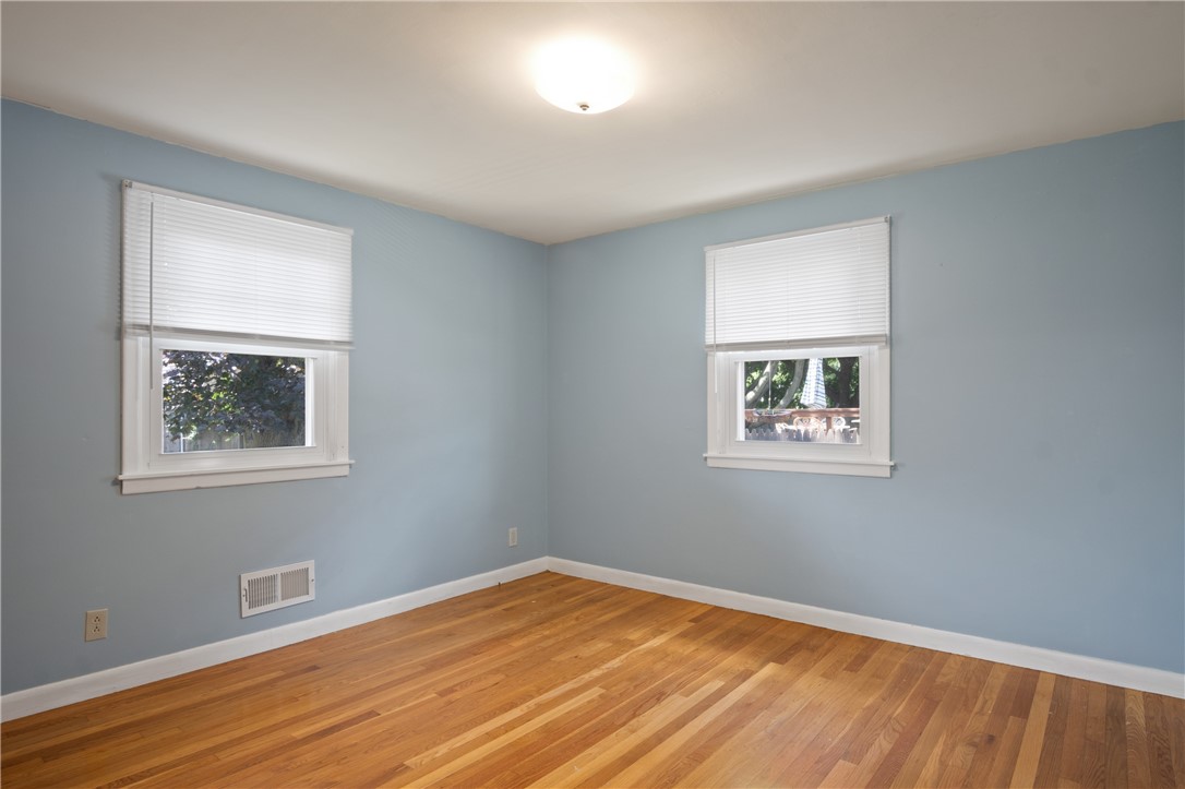 33 Bedford Road Cranston, RI 02910 - Photo 12 of 20 Gallery Image 12