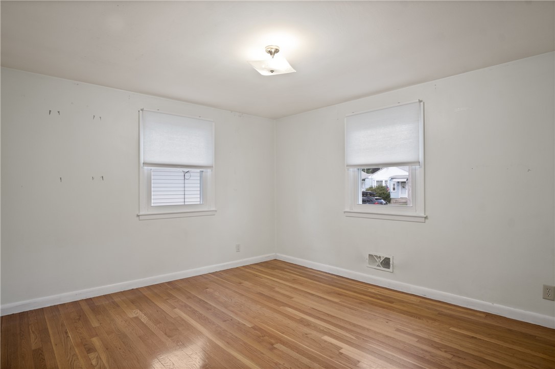 33 Bedford Road Cranston, RI 02910 - Photo 10 of 20 Gallery Image 10