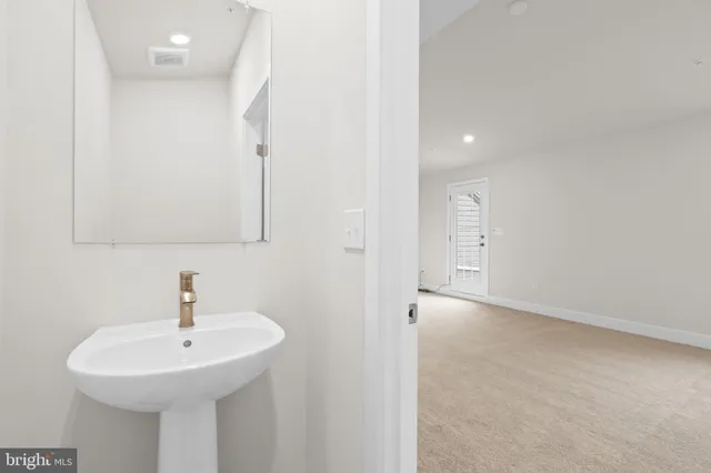 $3,495 | 518 Downswing Road, Baltimore, MD 21208