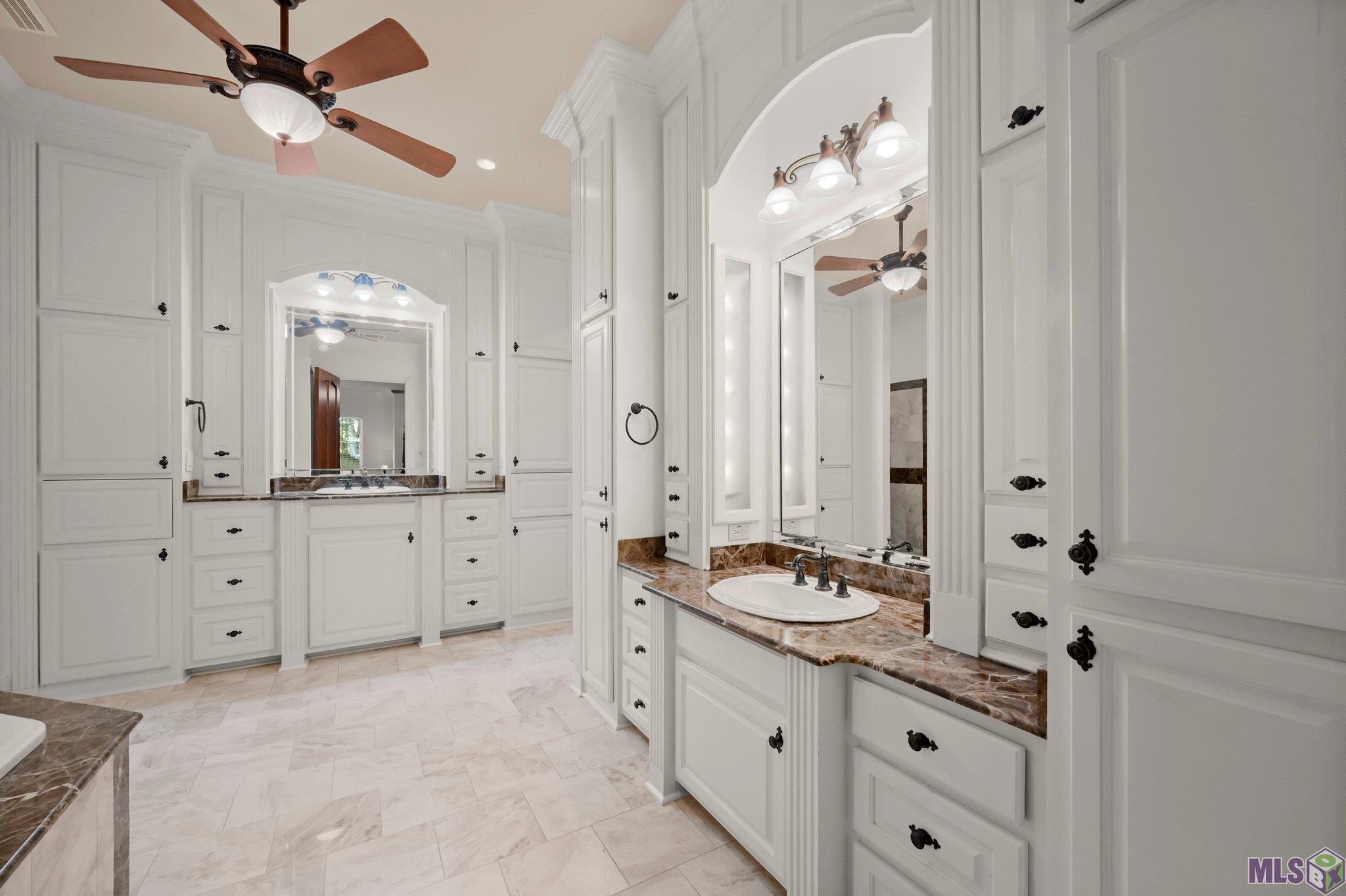 4509 Bluebonnet Road Baton Rouge, LA 70809 - Photo 23 of 44 Primary Bath