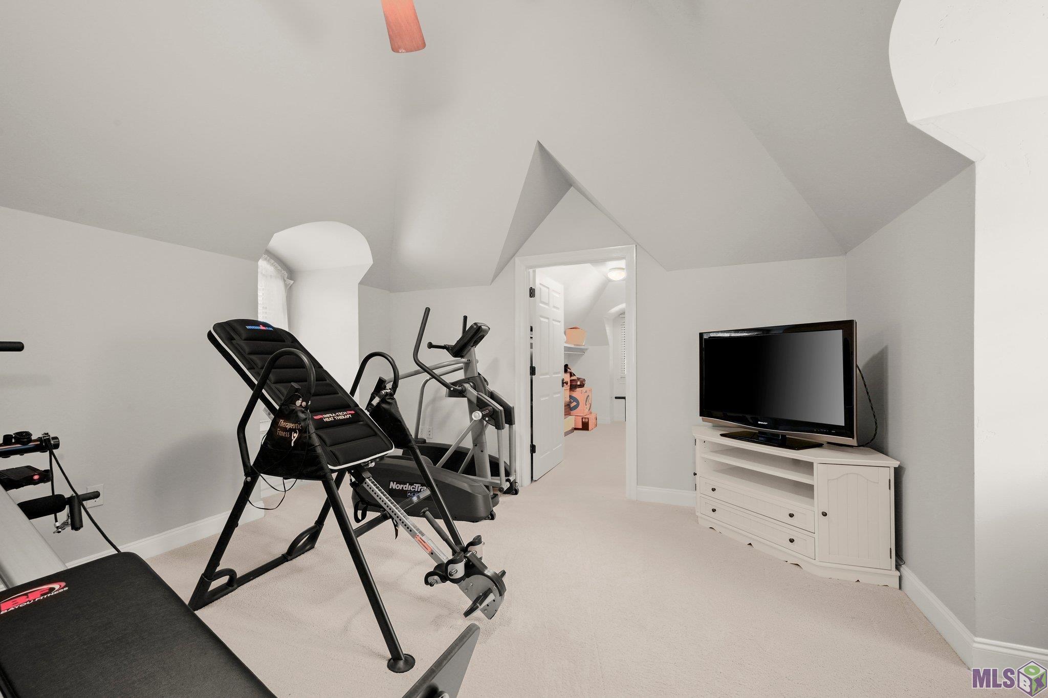 4509 Bluebonnet Road Baton Rouge, LA 70809 - Photo 33 of 44 Upstairs Guest Bedroom #2