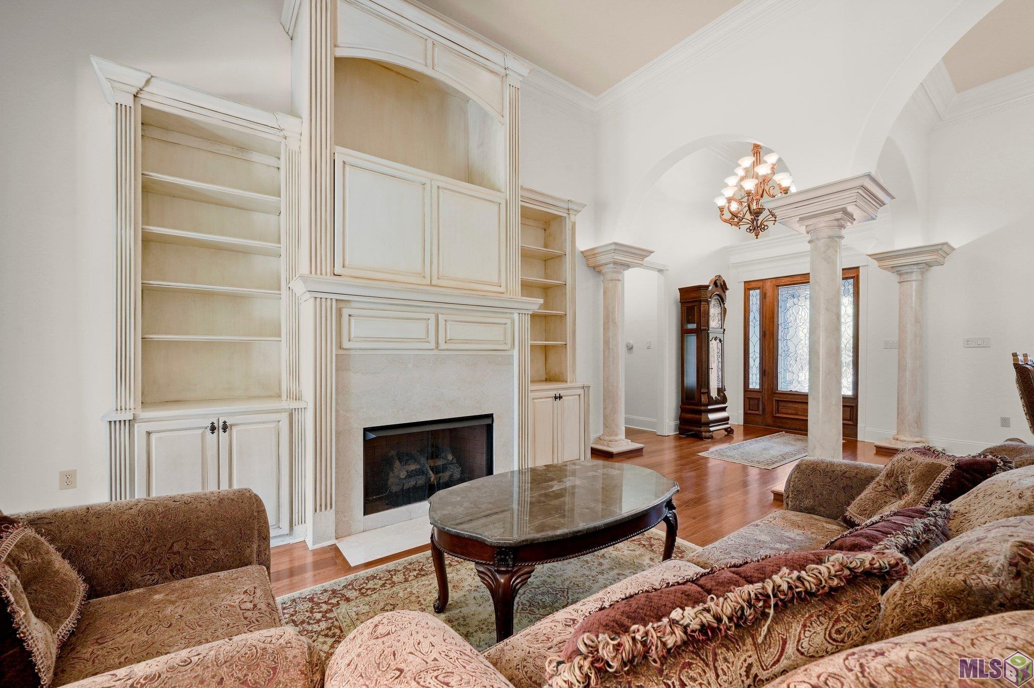 4509 Bluebonnet Road Baton Rouge, LA 70809 - Photo 7 of 44 Living Room