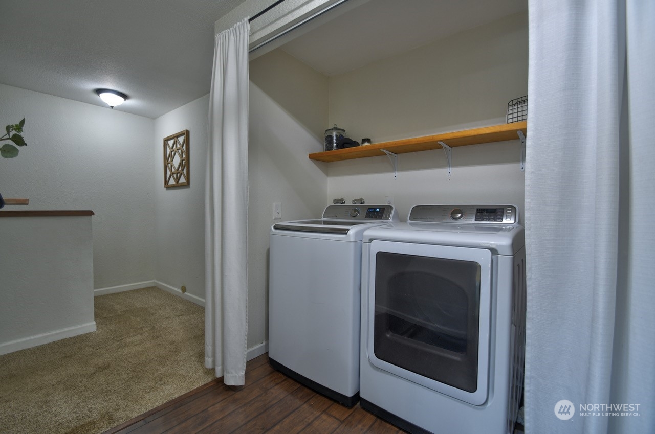 3110 Zenkner Valley Road Centralia, WA 98531 - Photo 18 of 40 a utility room with dryer and washer