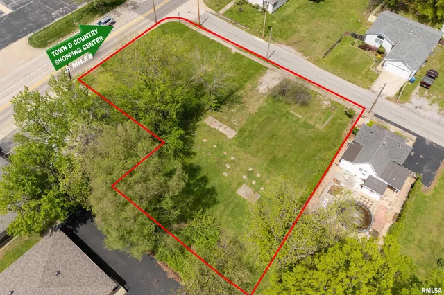 $135,000 | 107 North Carbon Street, Marion, IL 62959