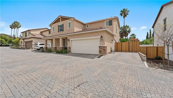 $949,900 | 11755 Fenton Avenue, Sylmar, CA 91342
