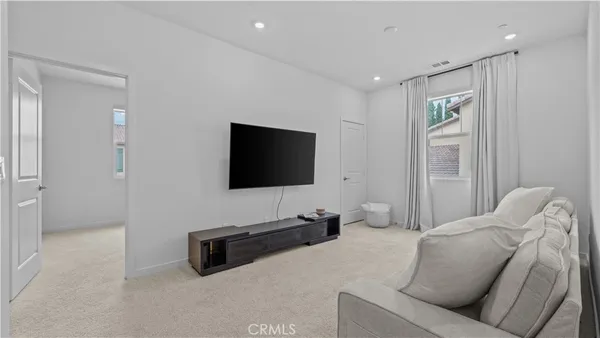 $949,900 | 11755 Fenton Avenue, Sylmar, CA 91342
