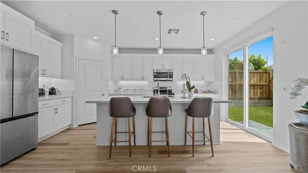 $949,900 | 11755 Fenton Avenue, Sylmar, CA 91342