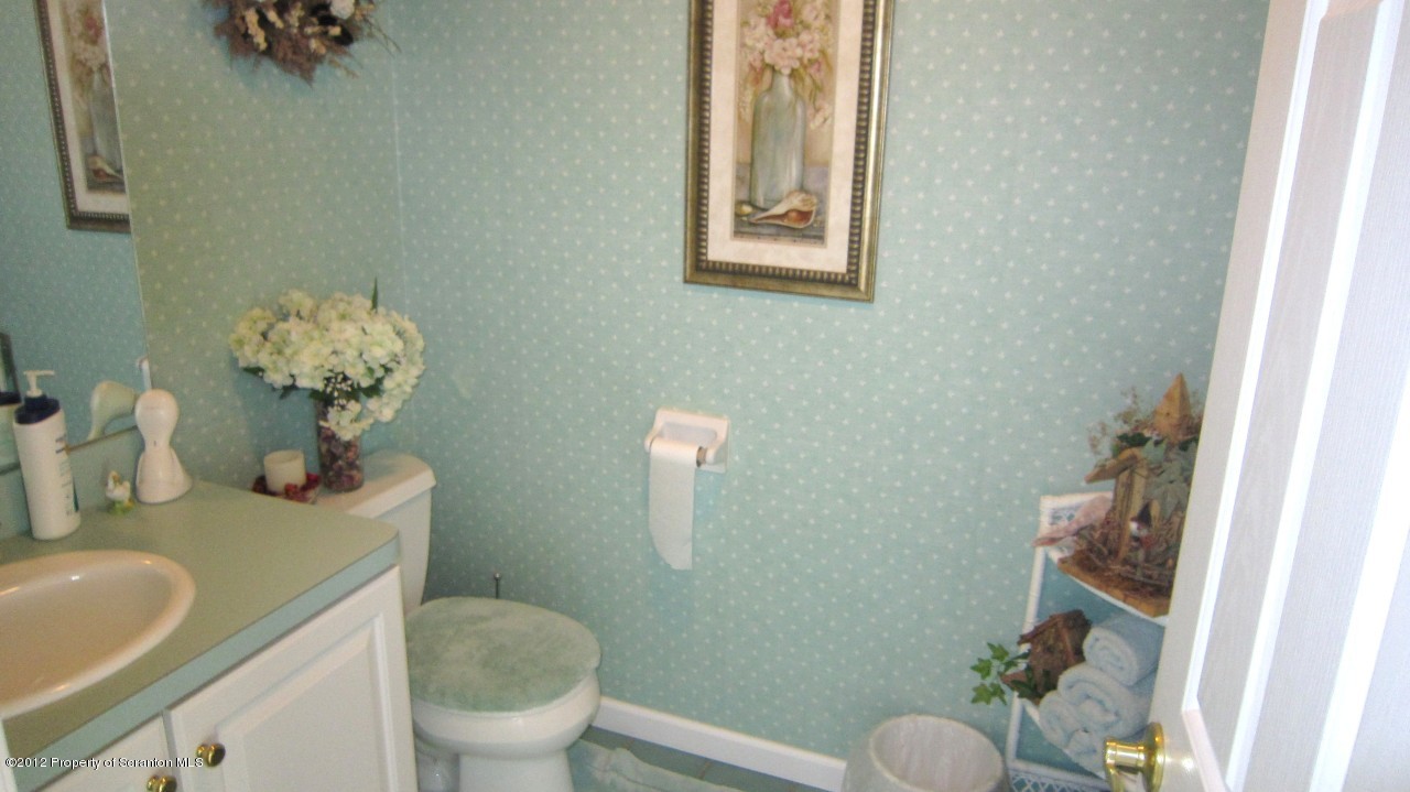 196 Decker Road Jermyn, PA 18433 - Photo 22 of 24 Gallery Image 22