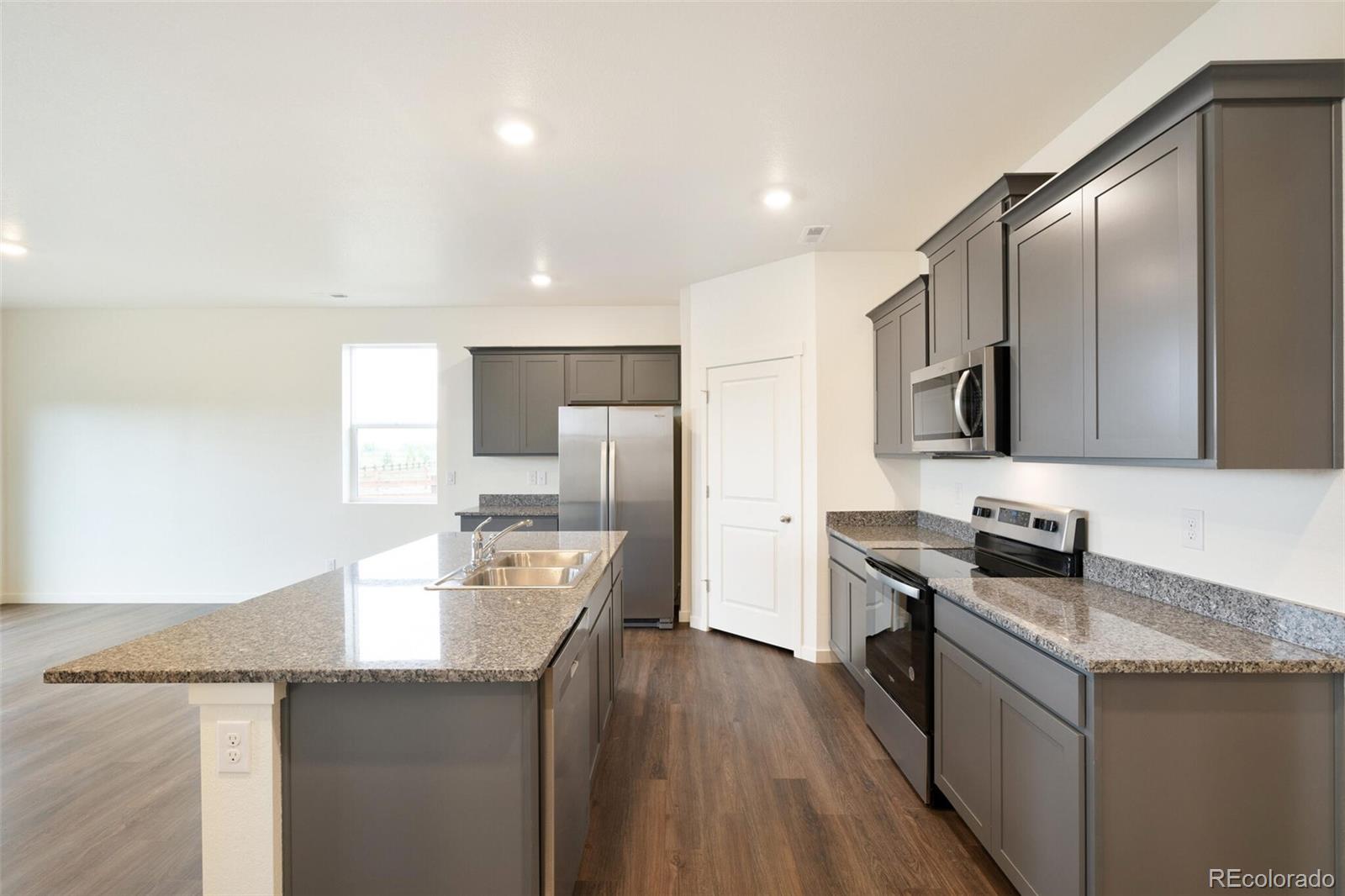 4769 Lynxes Way Johnstown, CO 80534 - Photo 11 of 27