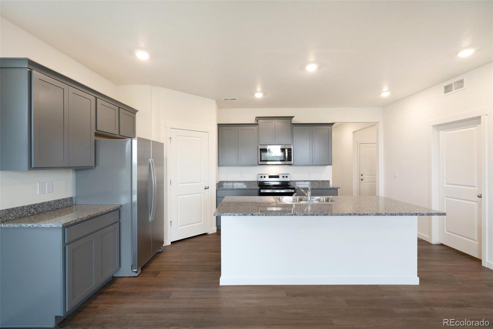 4769 Lynxes Way Johnstown, CO 80534 - Photo 13 of 27