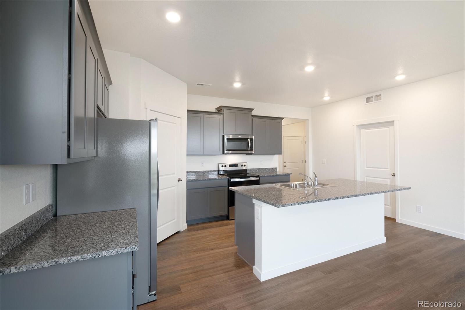 4769 Lynxes Way Johnstown, CO 80534 - Photo 14 of 27